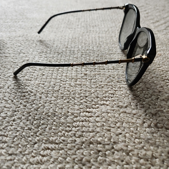 BRAND NEW GUGGI SUNGLASSES NEVER WARN WITH CASE - Picture 2 of 10